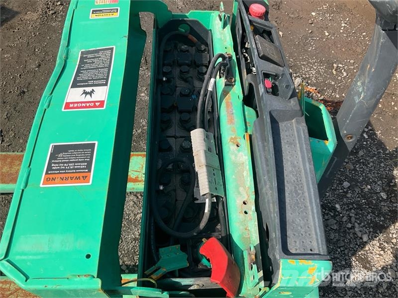 Mitsubishi PW23N 4500 lb Electric Pallet Jack Kézi raklapemelő