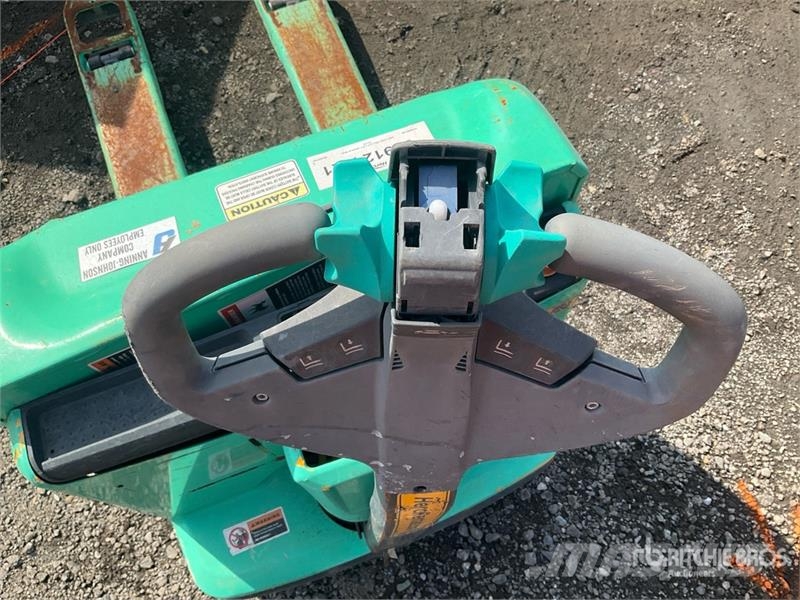 Mitsubishi PW23N 4500 lb Electric Pallet Jack Kézi raklapemelő