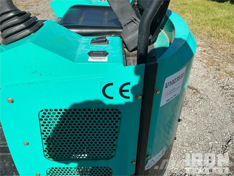 Miva VA15 Mini Excavator Minikaivukoneet < 7t