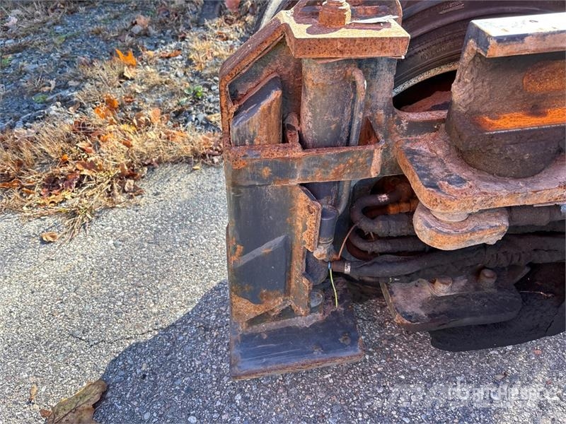  Moffet M5000 Kravas mašīnām piestiprināmie pacēlāji