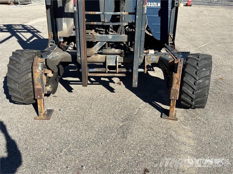  Moffet M5000 Kravas mašīnām piestiprināmie pacēlāji