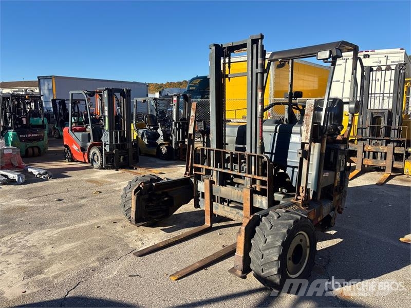 Moffet M5000 Medbringertruck