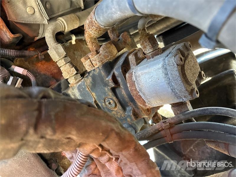  Moffet M5000 Kravas mašīnām piestiprināmie pacēlāji