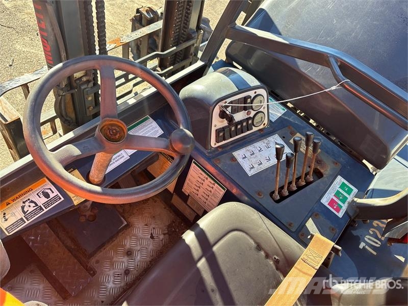Moffet M5000 Medbringertruck