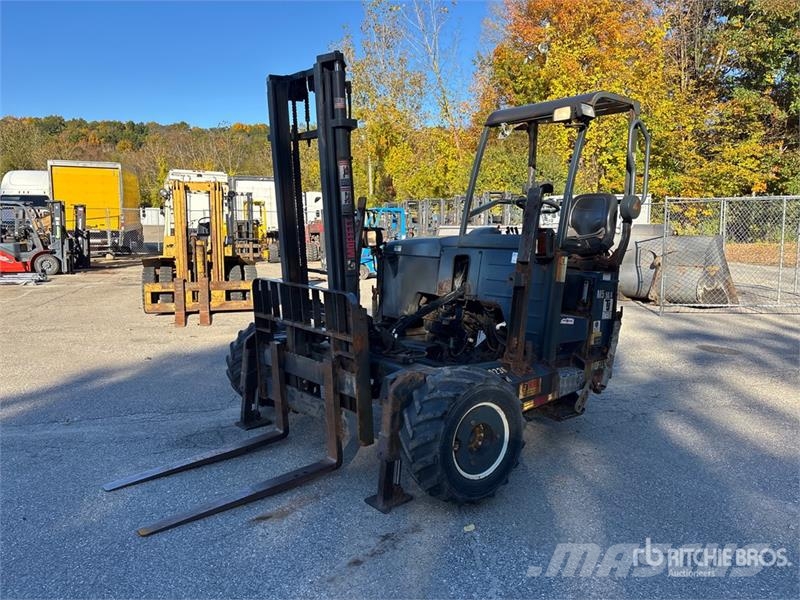 Moffet M5000 Medbringertruck