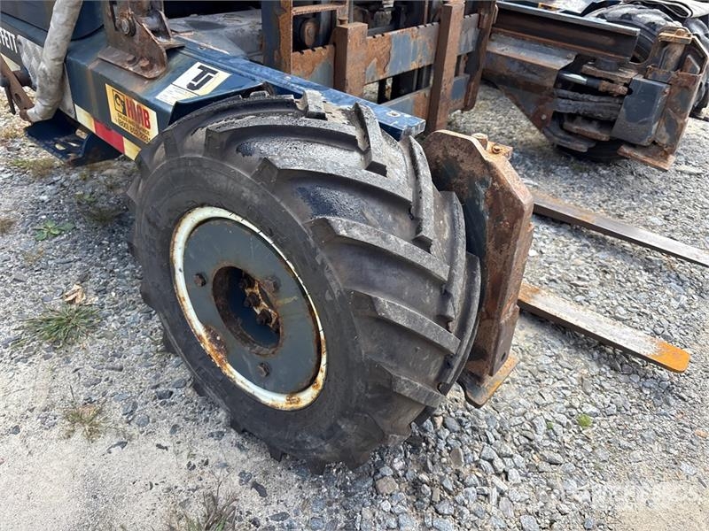 Moffett M5 50.4 NX 5000 lb 3x3 Truck Mounted Forklift Teherautóra szerelt targonca