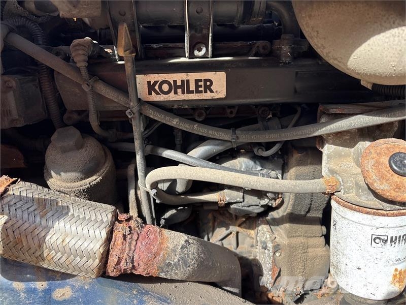 Moffett M5 50.4 NX 5000 lb 3x3 Truck Mounted Forklift Teherautóra szerelt targonca