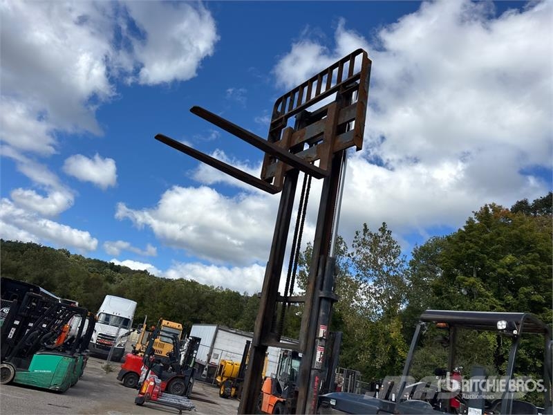 Moffett M5 50.4 NX 5000 lb 3x3 Truck Mounted Forklift Teherautóra szerelt targonca
