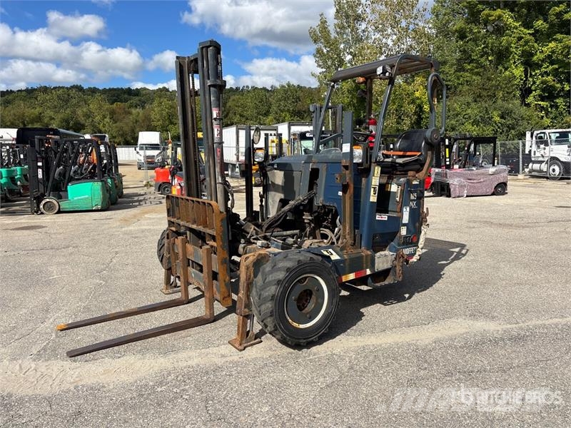 Moffett M5 50.4 NX 5000 lb 3x3 Truck Mounted Forklift Teherautóra szerelt targonca