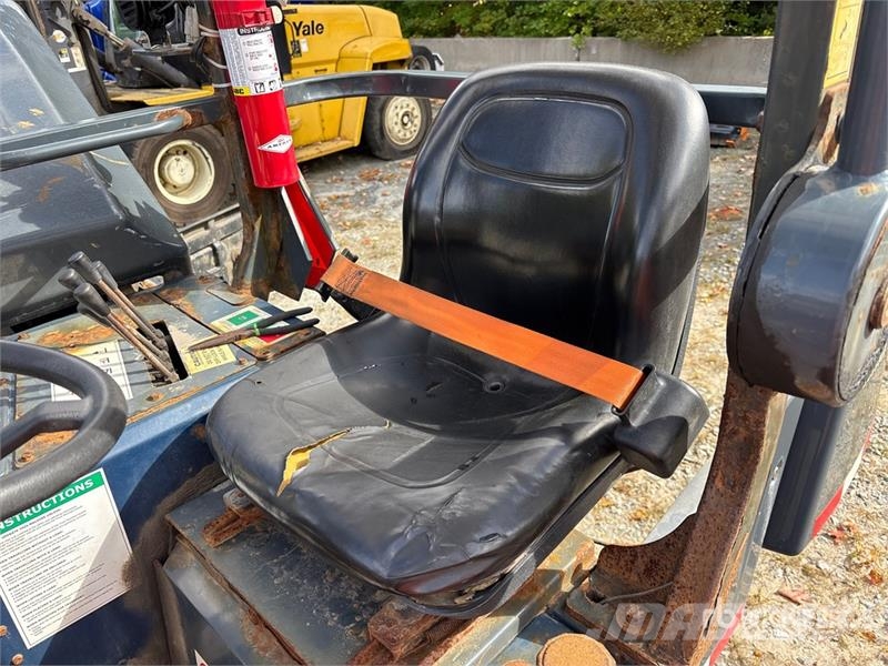 Moffett M5 50.4 NX 5000 lb 3x3 Truck Mounted Forklift Teherautóra szerelt targonca