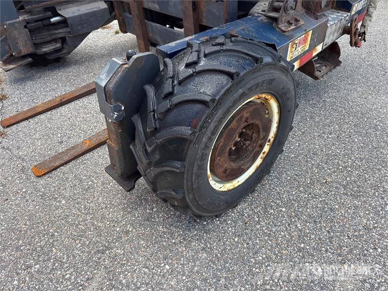 Moffett M5 50.4 T4 5000 lb 3x3 Truck Mounted Forklift Teherautóra szerelt targonca