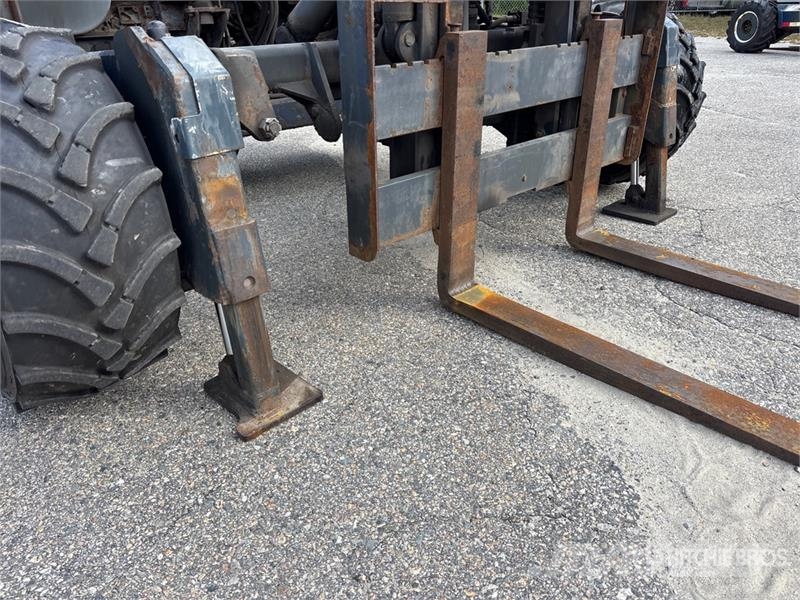 Moffett M5 50.4 T4 5000 lb 3x3 Truck Mounted Forklift Teherautóra szerelt targonca
