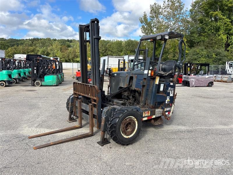 Moffett M5 50.4 T4 5000 lb 3x3 Truck Mounted Forklift 卡車載式堆高機