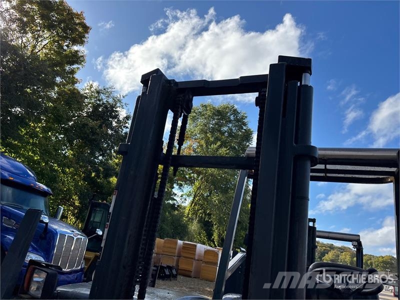 Moffett M5 50.4 T4 5000 lb 3x3 Truck Mounted Forklift Teherautóra szerelt targonca