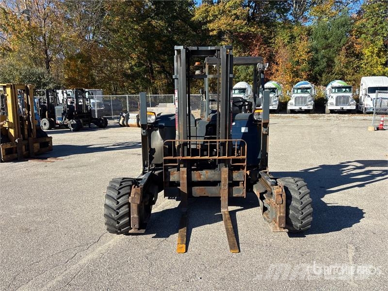Moffett M5 50.4NX 5000 lb 3x3 Truck Mounted Forklift Stivuitoare montate pe camioane