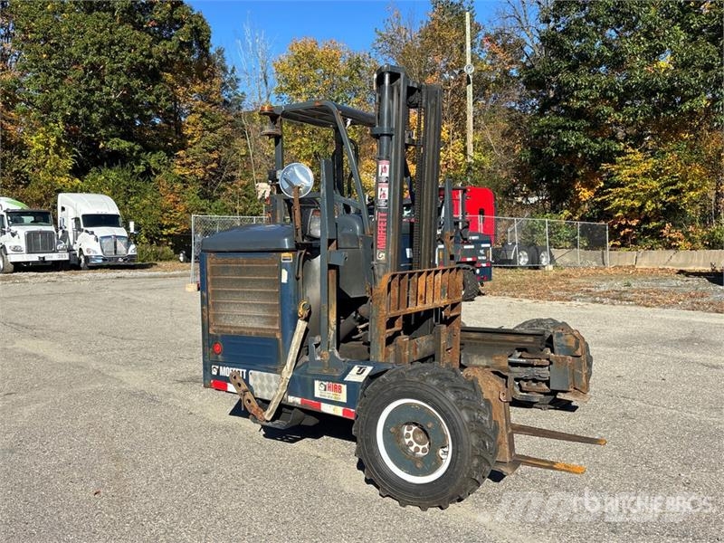 Moffett M5 50.4NX 5000 lb 3x3 Truck Mounted Forklift Stivuitoare montate pe camioane
