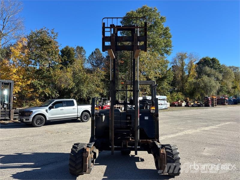 Moffett M5 50.4NX 5000 lb 3x3 Truck Mounted Forklift Stivuitoare montate pe camioane
