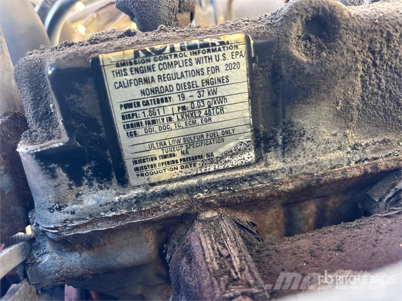 Moffett M5 50.4NX 5000 lb 3x3 Truck Mounted Forklift Stivuitoare montate pe camioane