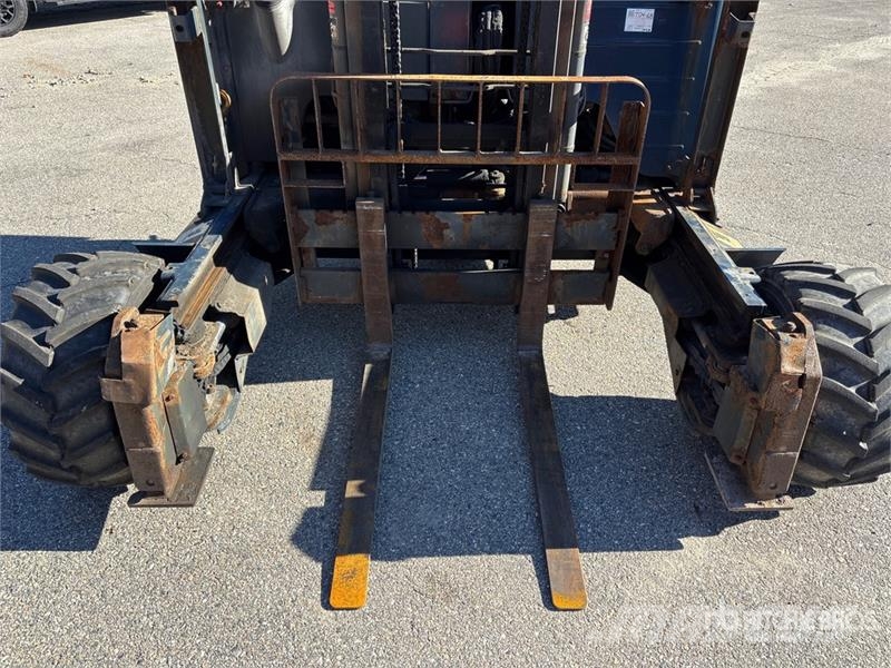 Moffett M5 50.4NX 5000 lb 3x3 Truck Mounted Forklift Stivuitoare montate pe camioane