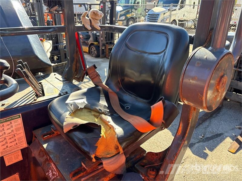 Moffett M5 50.4NX 5000 lb 3x3 Truck Mounted Forklift Stivuitoare montate pe camioane