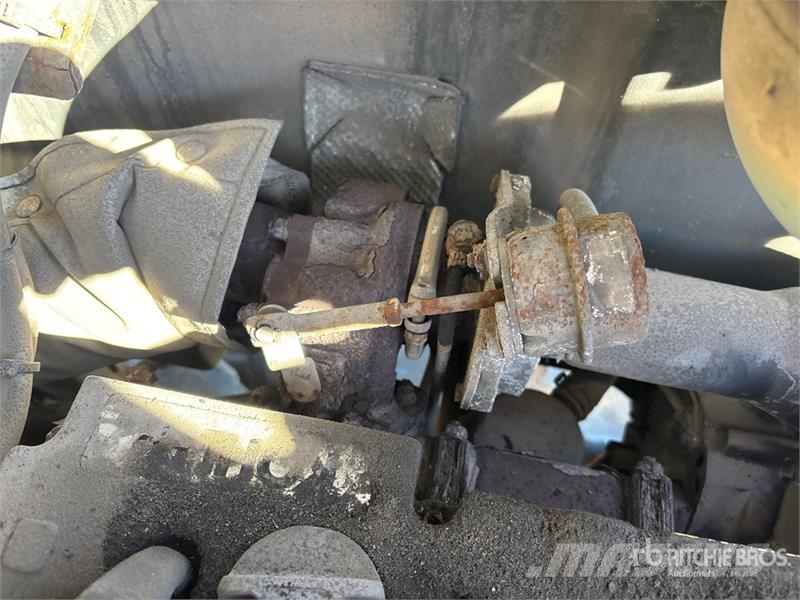 Moffett M5 50.4NX 5000 lb 3x3 Truck Mounted Forklift Stivuitoare montate pe camioane