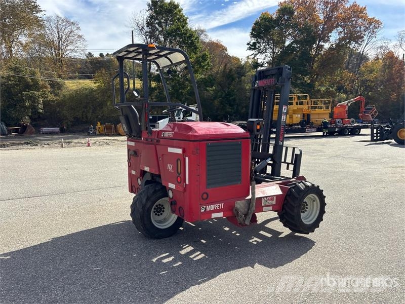 Moffett M50 Truck mounted forklifts