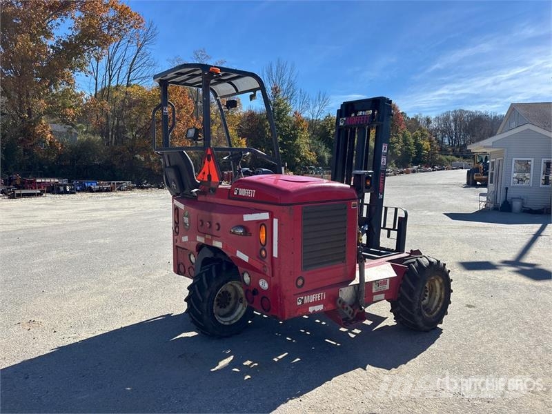 Moffett M50 Empilhadeiras montadas em caminhão