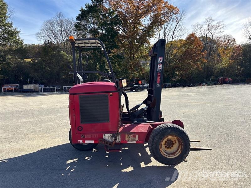 Moffett M50 Empilhadeiras montadas em caminhão
