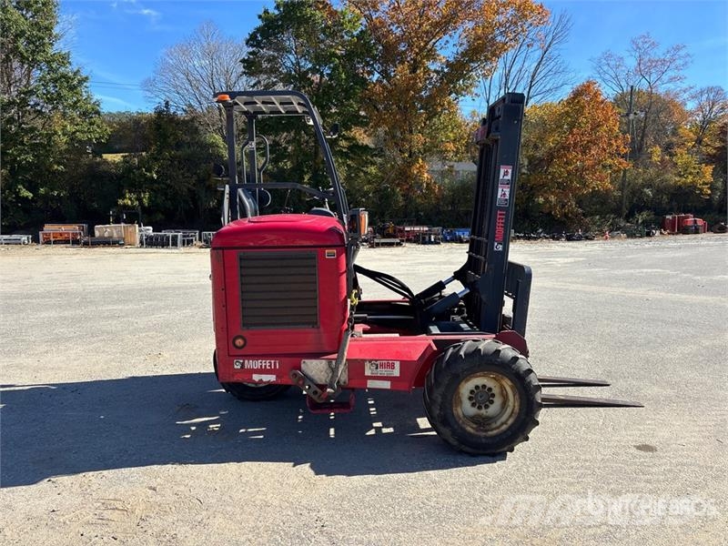 Moffett M50 Empilhadeiras montadas em caminhão