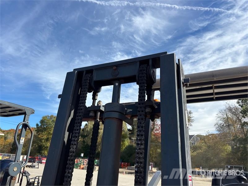 Moffett M50 Truck mounted forklifts
