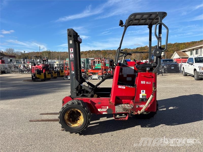 Moffett M50 Truck mounted forklifts