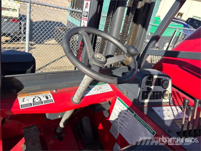 Moffett M50 Truck mounted forklifts