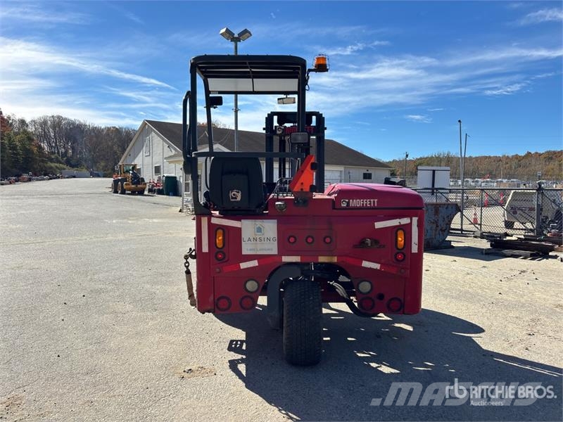 Moffett M50 Empilhadeiras montadas em caminhão