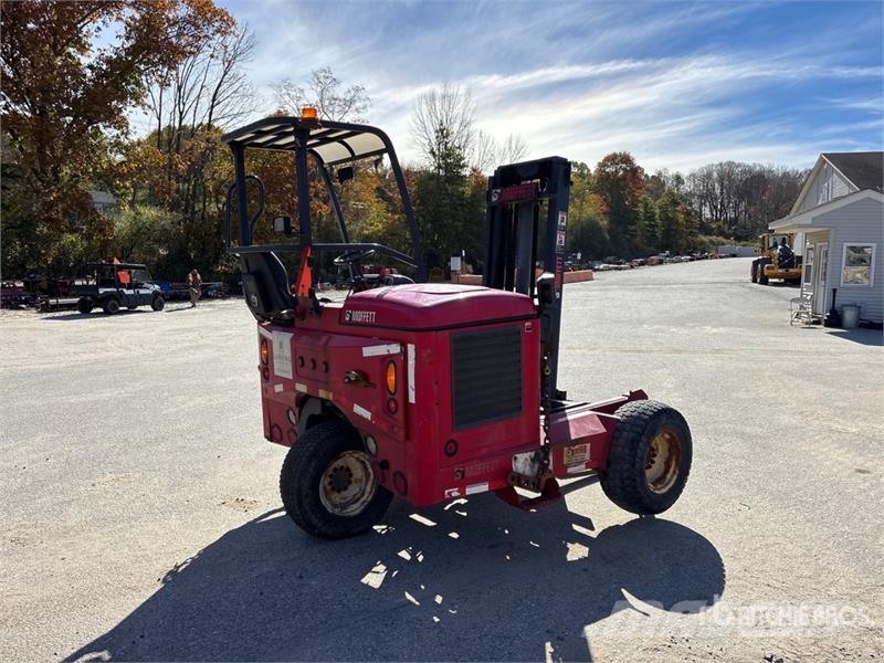 Moffett M50 Empilhadeiras montadas em caminhão