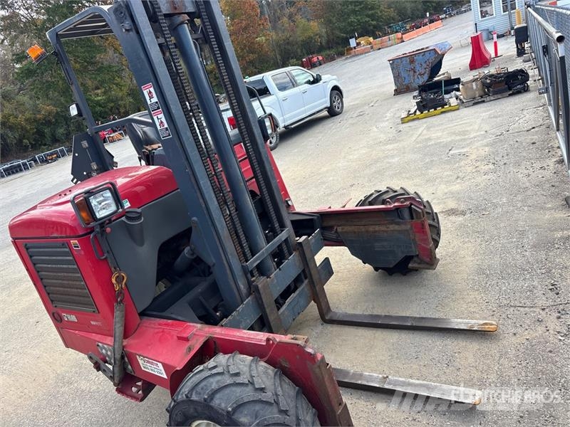 Moffett M50 Truck mounted forklifts