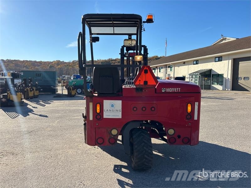 Moffett M50 트럭 장착 포크리프트
