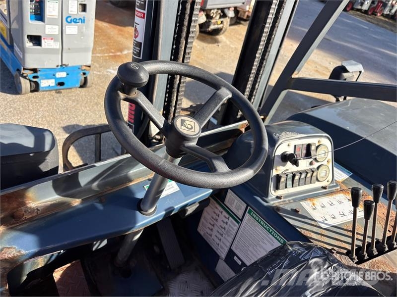 Moffett M5000 Ajoneuvotrukit