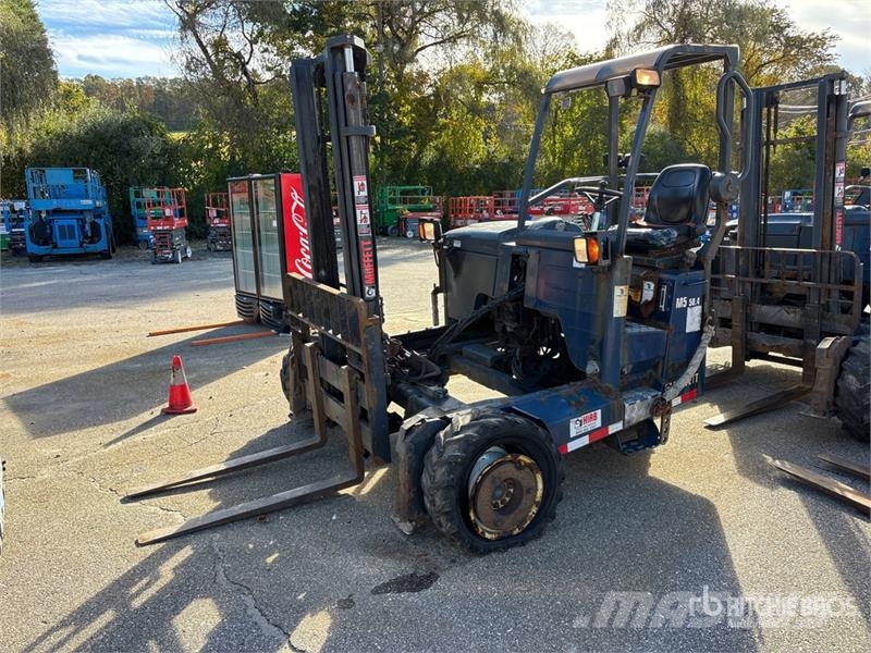 Moffett M5000 Ajoneuvotrukit