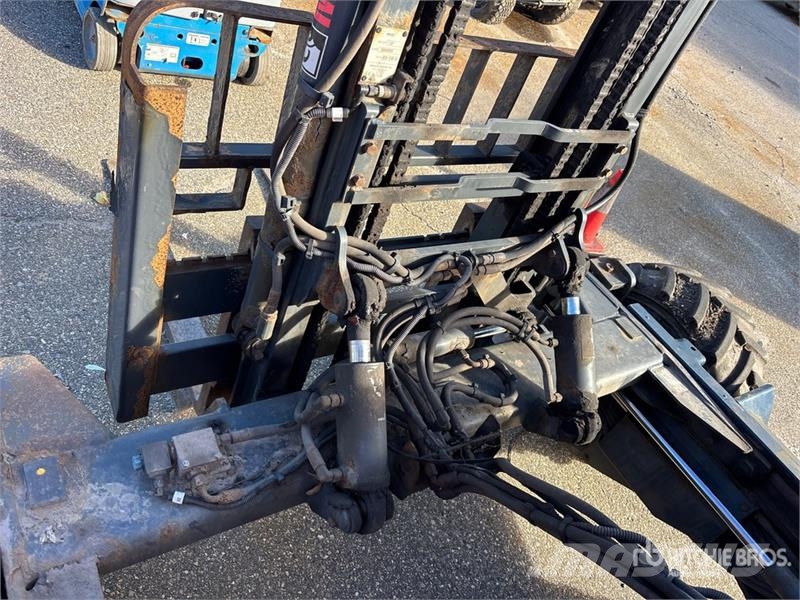 Moffett M5000 Ajoneuvotrukit