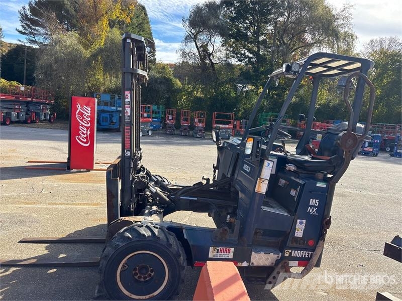Moffett M5000 Horquillas elevadoras para camión