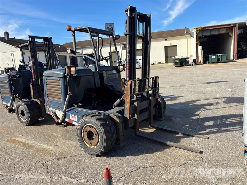 Moffett M5000 Ajoneuvotrukit