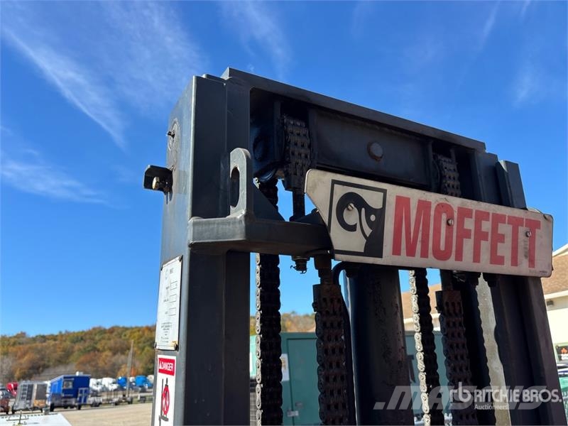 Moffett M55 Meeneemheftrucks