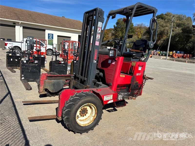 Moffett M55 Meeneemheftrucks