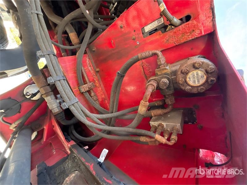 Moffett M8 50.3 5000 lb 3x3 Truck Mounted Forklift Meeneemheftrucks