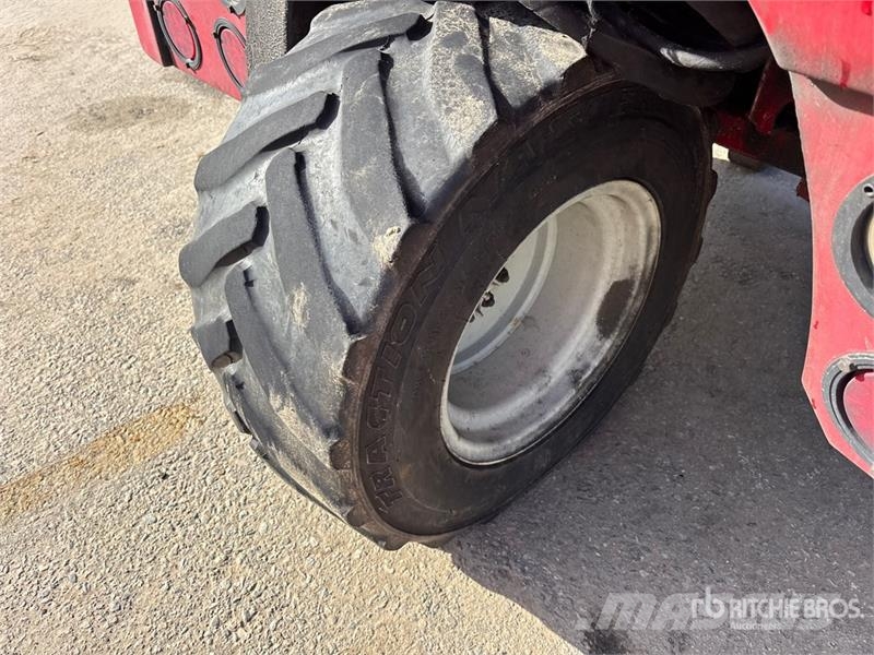 Moffett M8 50.3 5000 lb 3x3 Truck Mounted Forklift Stivuitoare montate pe camioane