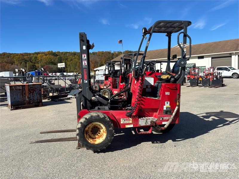 Moffett M8 50.3 5000 lb 3x3 Truck Mounted Forklift Meeneemheftrucks