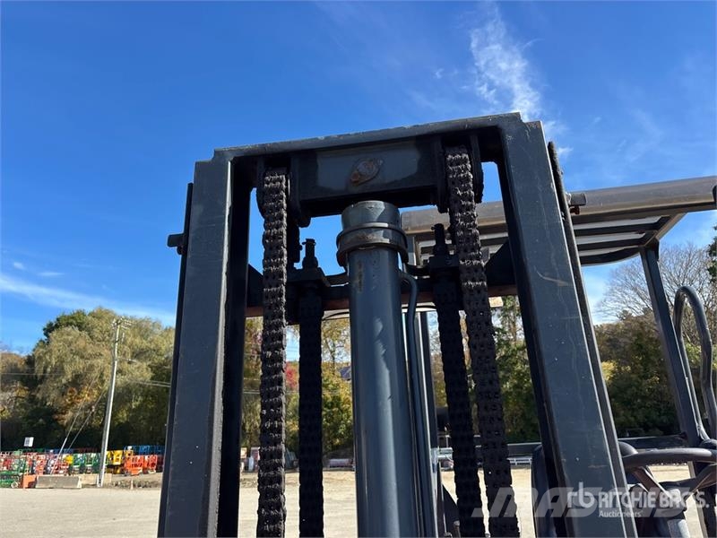 Moffett M8 50.3 5000 lb 3x3 Truck Mounted Forklift Meeneemheftrucks