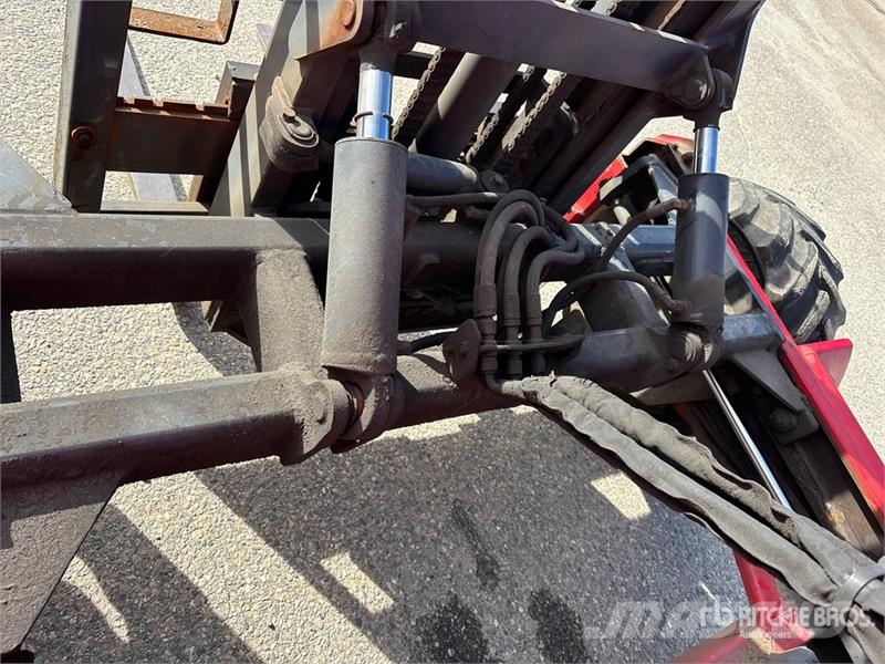 Moffett M8 50.3 5000 lb 3x3 Truck Mounted Forklift Stivuitoare montate pe camioane