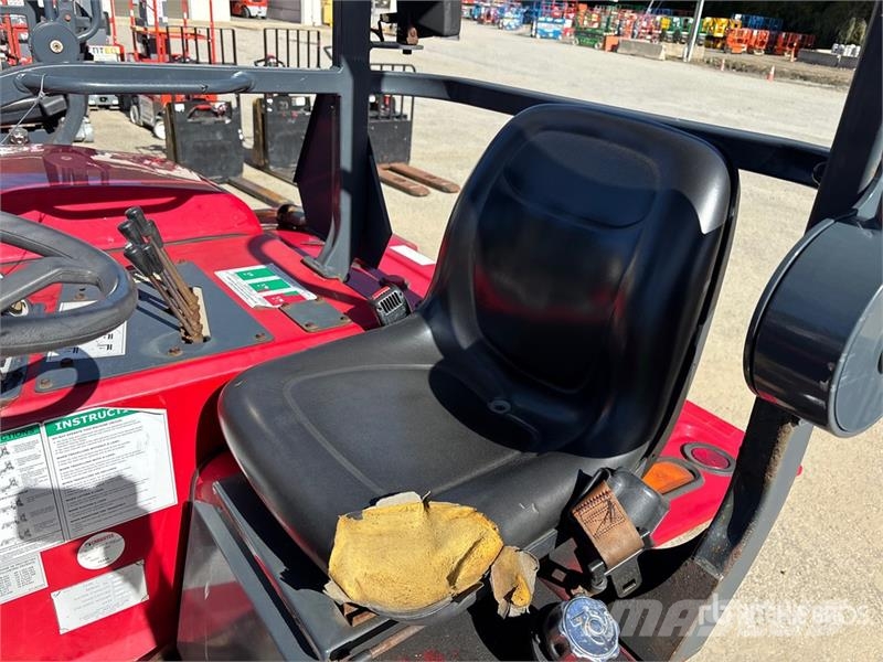 Moffett M8 50.3 5000 lb 3x3 Truck Mounted Forklift Meeneemheftrucks