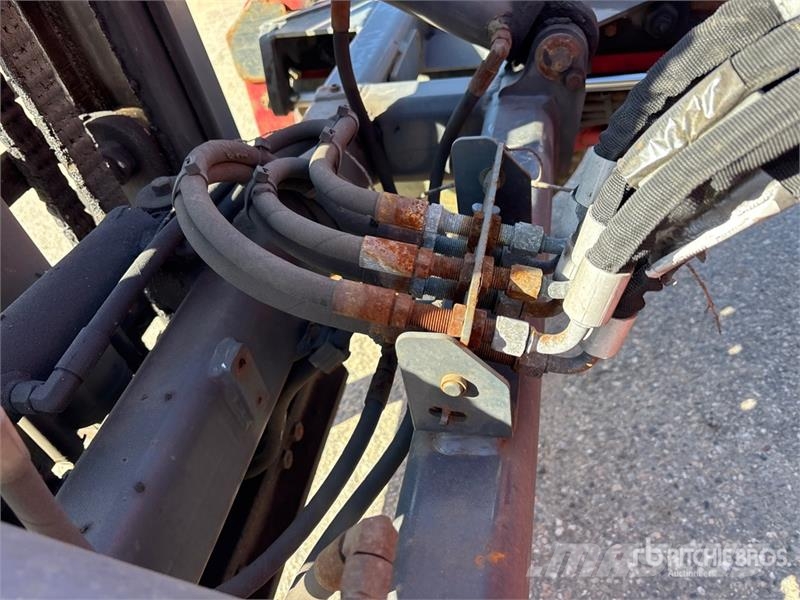 Moffett M8 50.3 5000 lb 3x3 Truck Mounted Forklift Meeneemheftrucks